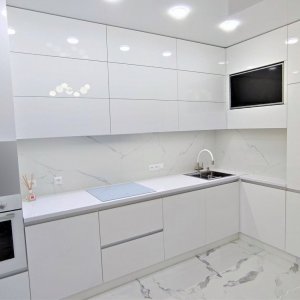 Кухни из массива дерева, МДФ, пластика - различные стили и цены
